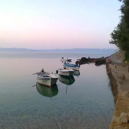 Paradise - Robinson Getaway Gdinj