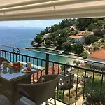 Paradise - Robinson Getaway Gdinj