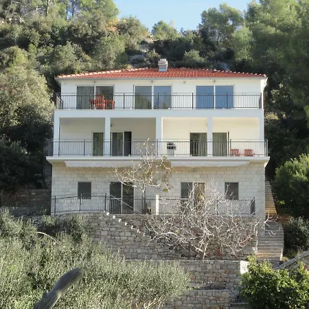 Paradise - Robinson Getaway